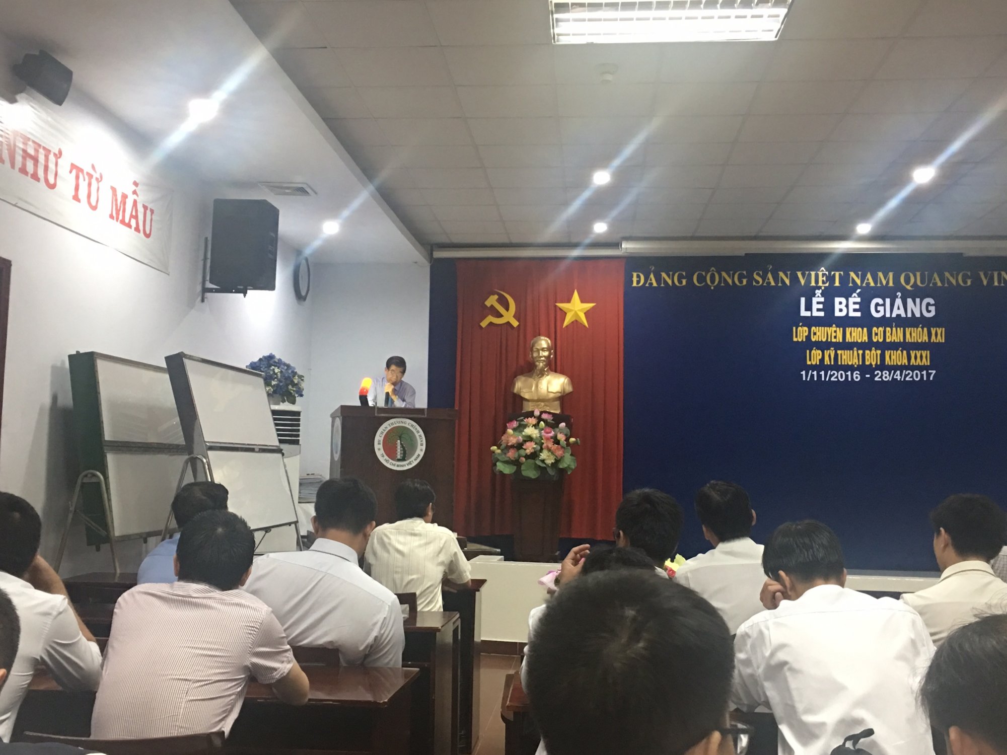 BSCKII NGUYỄN VẠN CHƯỞNG-TRƯỞNG KHOA PHÒNG KHÁM