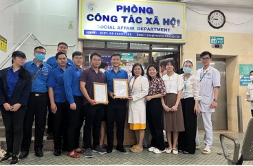 Thăm và tặng quà cho bệnh nhân Nhi nhân dịp Tết Trung thu 2023