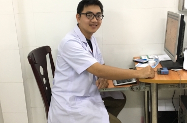 Thanh niên 'ngáo đá' bị bắn đạn cao su thủng đùi